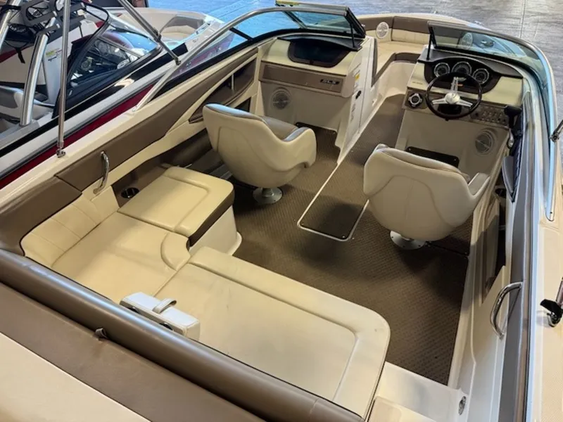 Slide: The Image of Sea Ray SLX 230 2013 - 4