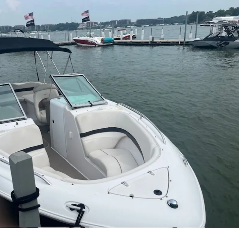 Slide: The Image of Four Winns 240 Horizon 2002 - 1