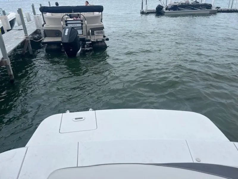 Slide: The Image of Four Winns 240 Horizon 2002 - 11