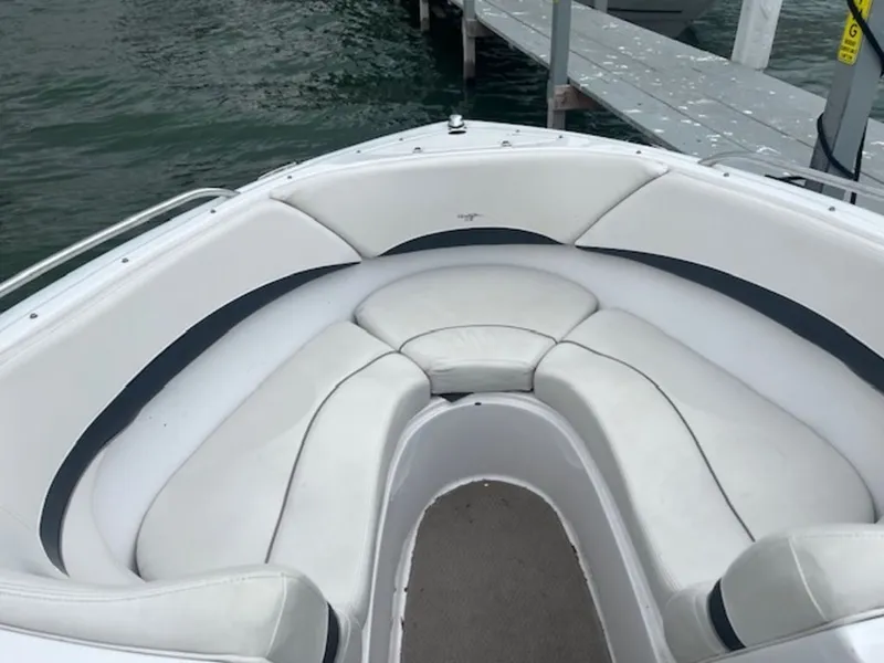 Slide: The Image of Four Winns 240 Horizon 2002 - 9