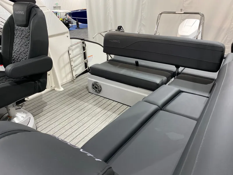 Slide: The Image of Harris Grand Mariner 250 2026 - 14