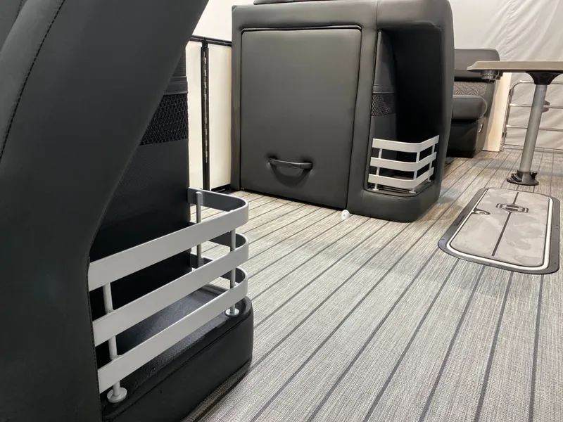 Slide: The Image of Harris Grand Mariner 250 2026 - 15