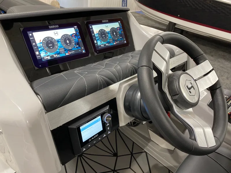 Slide: The Image of Harris Grand Mariner 250 2026 - 19