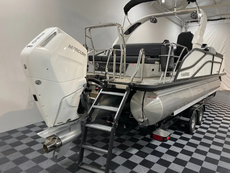 Slide: The Image of Harris Grand Mariner 250 2026 - 4