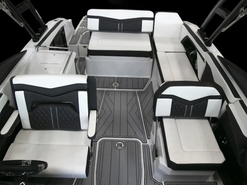 Slide: The Image of Monterey 258SS Super Sport 2026 - 8