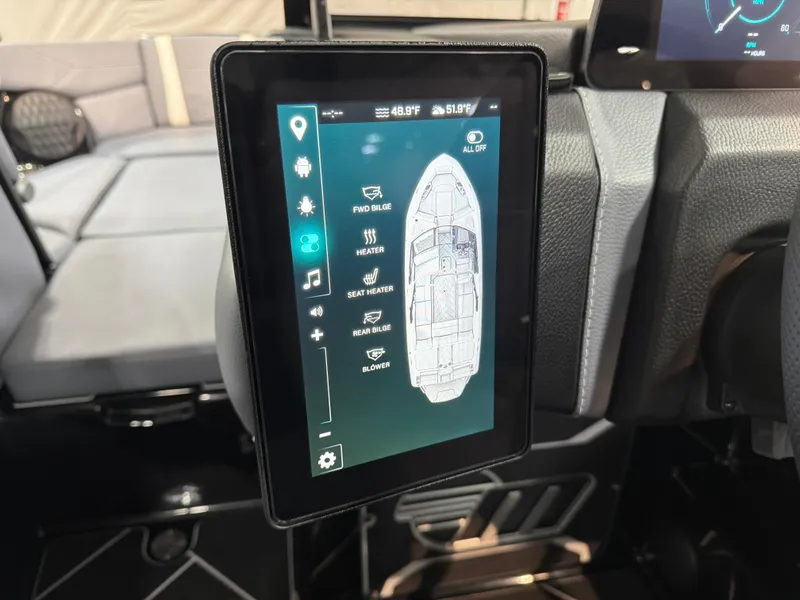 Slide: The Image of Malibu Wakesetter 23 LSV 2026 - 14