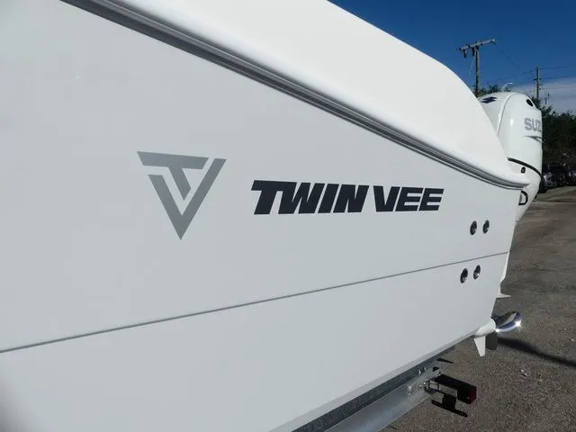 Slide: The Image of Twin Vee 260 GFX CC 2026 - 4