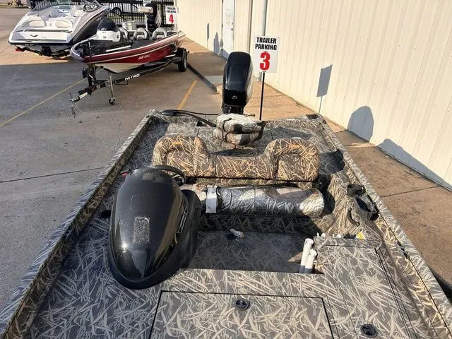 Slide: The Image of Lowe Stinger 175 Poly Camo 2018 - 11