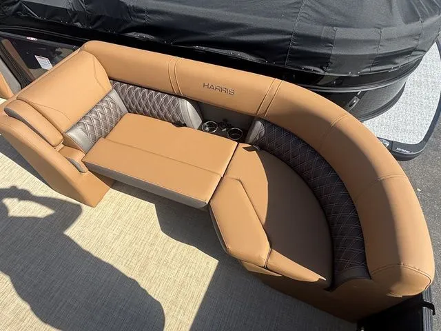 Slide: The Image of Harris Cruiser 230 CWDH 2026 - 10