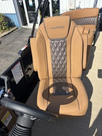 Slide: The Image of Harris Cruiser 230 CWDH 2026 - 12