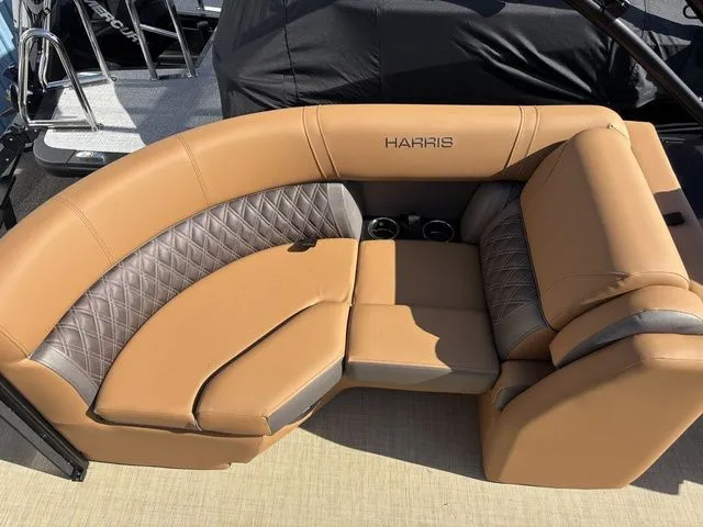 Slide: The Image of Harris Cruiser 230 CWDH 2026 - 14