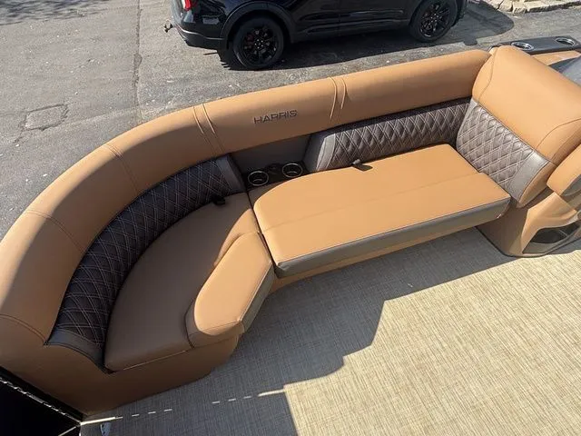 Slide: The Image of Harris Cruiser 230 CWDH 2026 - 9