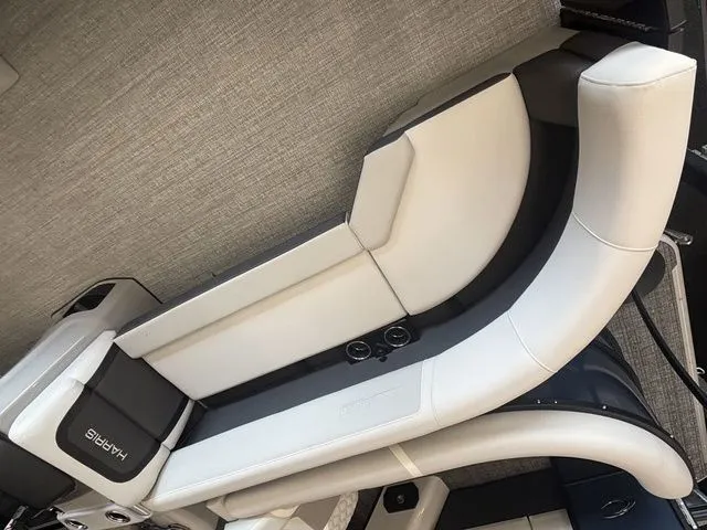 Slide: The Image of Harris CRUISER 230 SLDH 2026 - 4