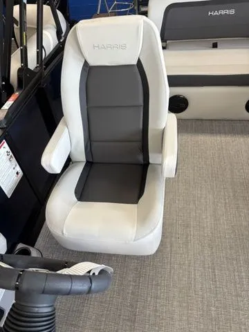 Slide: The Image of Harris CRUISER 230 SLDH 2026 - 6