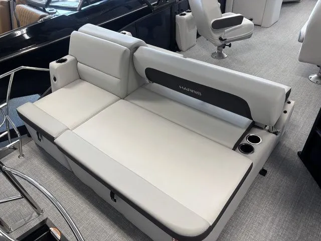 Slide: The Image of Harris CRUISER 230 SLDH 2026 - 9