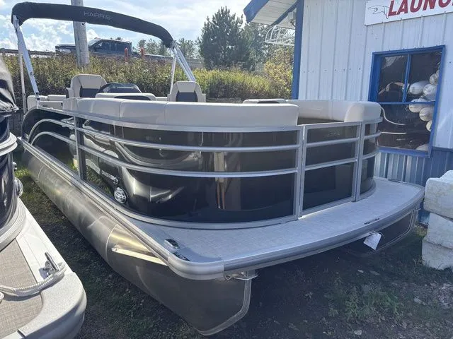 Slide: The Image of Harris Cruiser 210 CWDH 2026 - 3