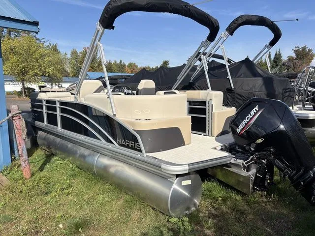 Slide: The Image of Harris Cruiser 210 CWDH 2026 - 4