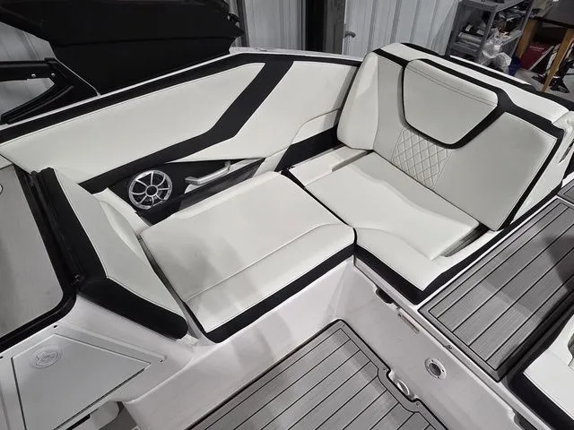 Slide: The Image of Yamaha 252S 2026 - 11