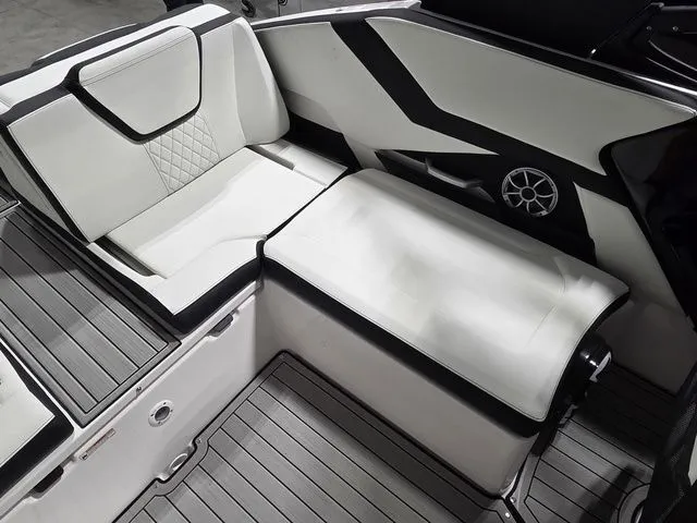 Slide: The Image of Yamaha 252S 2026 - 12