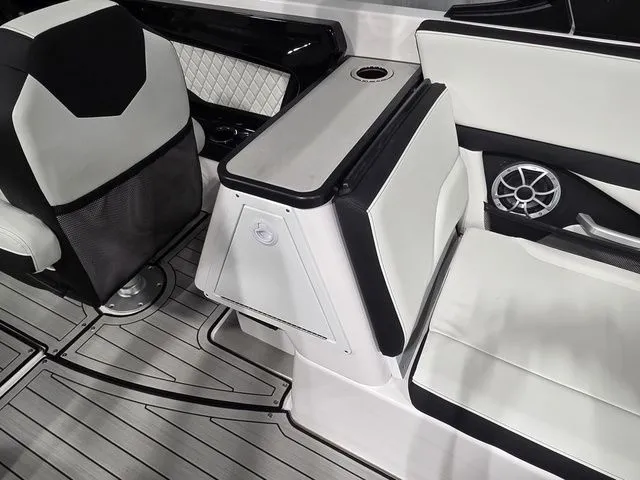 Slide: The Image of Yamaha 252S 2026 - 15