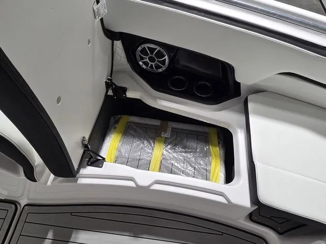 Slide: The Image of Yamaha 252S 2026 - 29