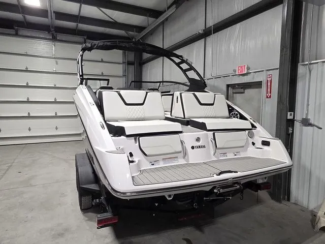 Slide: The Image of Yamaha 252S 2026 - 3