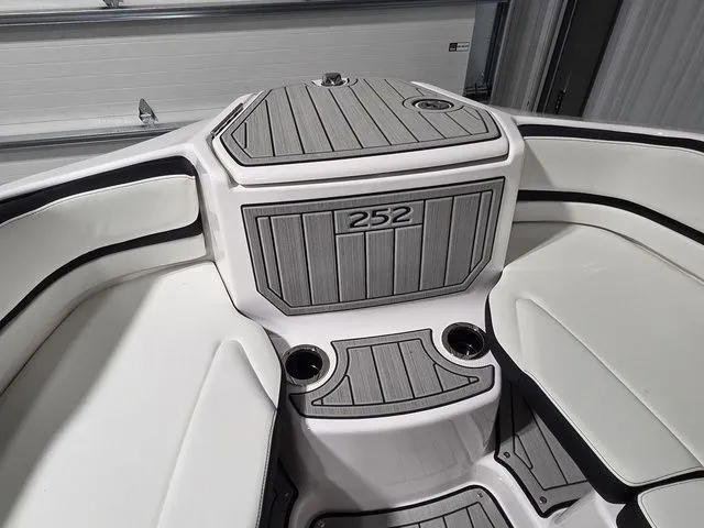 Slide: The Image of Yamaha 252S 2026 - 31