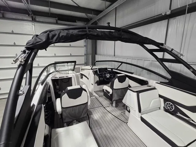 Slide: The Image of Yamaha 252S 2026 - 33