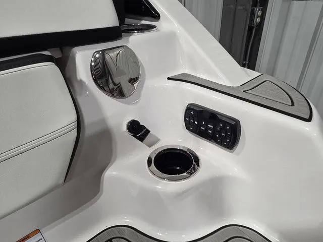 Slide: The Image of Yamaha 252S 2026 - 5