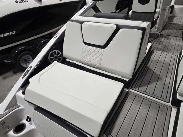 Slide: The Image of Yamaha 252S 2026 - 8