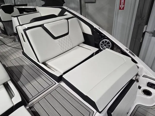 Slide: The Image of Yamaha 252S 2026 - 9