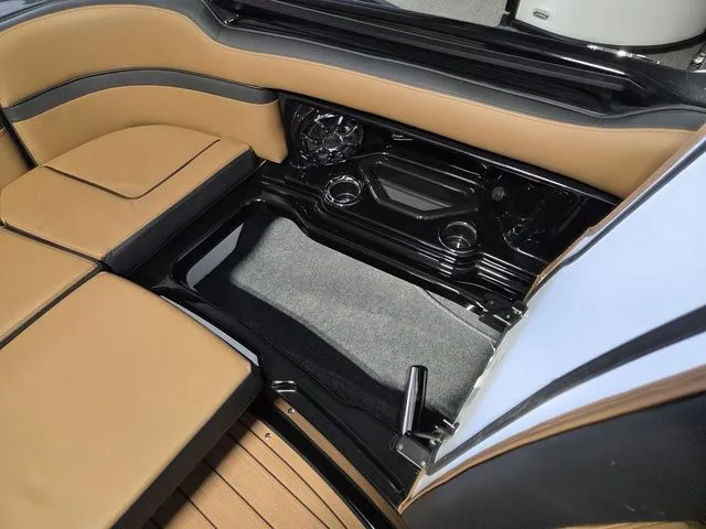 Slide: The Image of Yamaha 275SD 2026 - 34