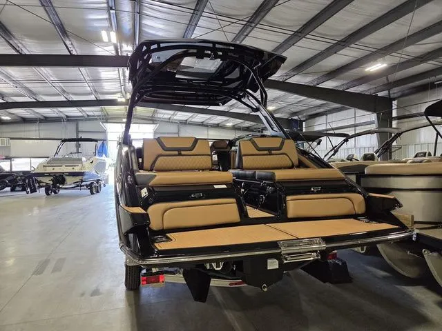 Slide: The Image of Yamaha 275SD 2026 - 4