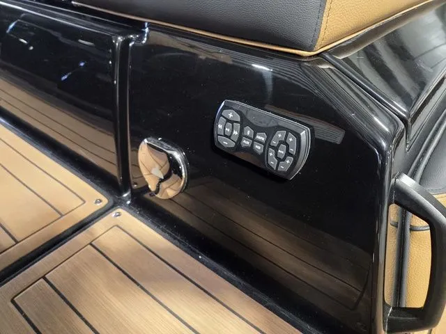 Slide: The Image of Yamaha 275SD 2026 - 9