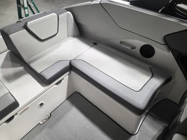 Slide: The Image of Yamaha SX250 2026 - 9