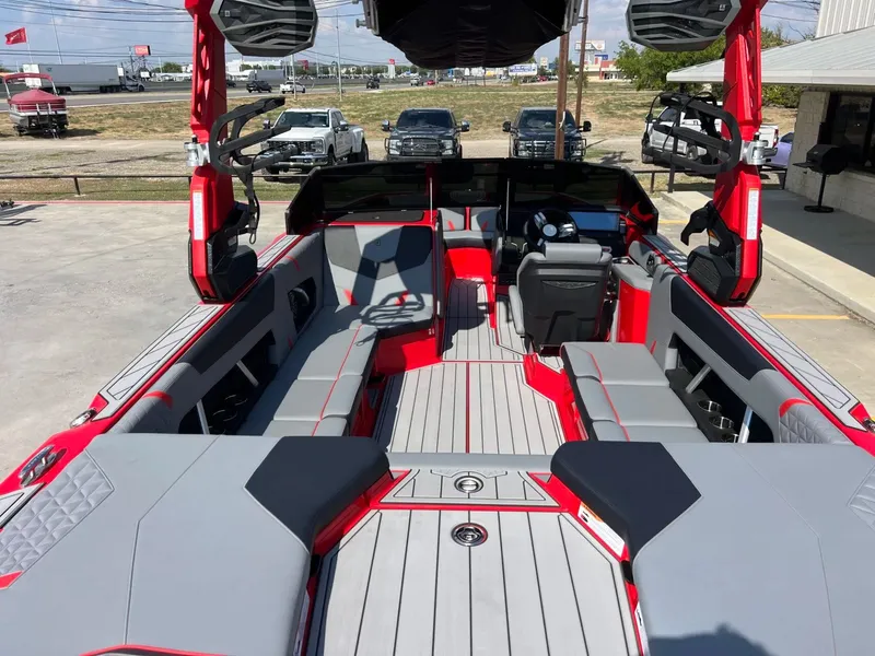 Slide: The Image of Nautique Super Air Nautique GS22 2026 - 10