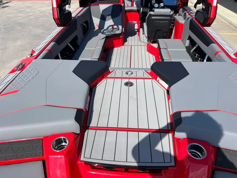 Slide: The Image of Nautique Super Air Nautique GS22 2026 - 12