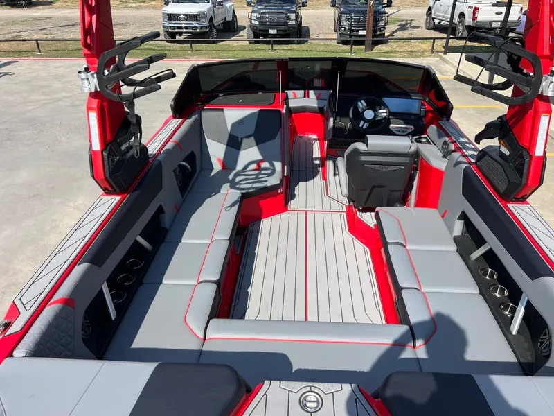 Slide: The Image of Nautique Super Air Nautique GS22 2026 - 14