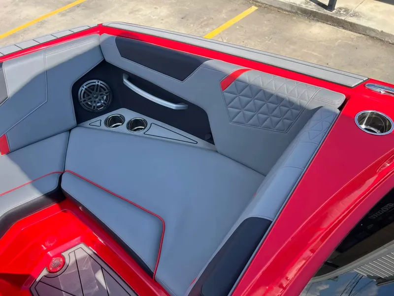 Slide: The Image of Nautique Super Air Nautique GS22 2026 - 24