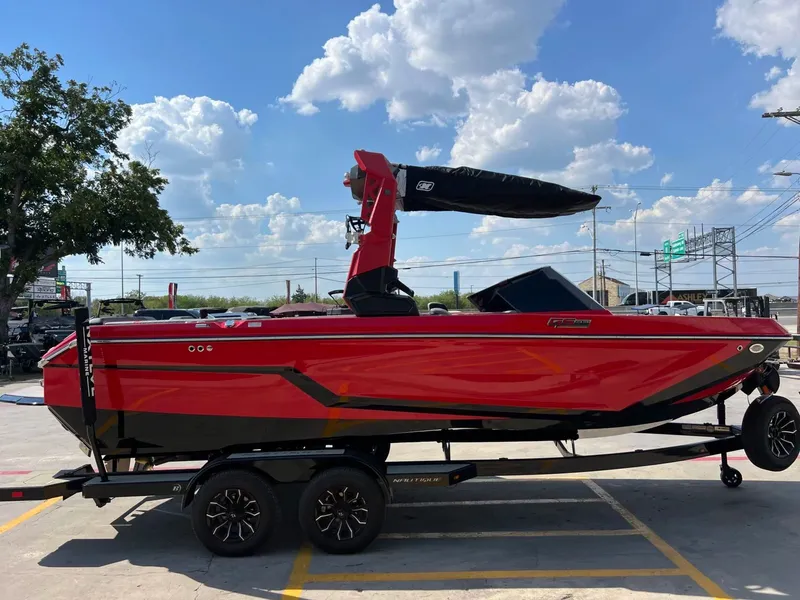 Slide: The Image of Nautique Super Air Nautique GS22 2026 - 6