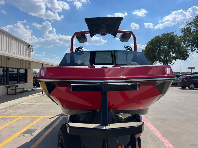 Slide: The Image of Nautique Super Air Nautique GS22 2026 - 8