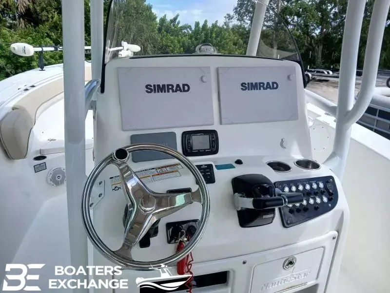 Slide: The Image of NauticStar 28 XS 2018 - 6