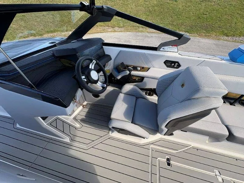 Slide: The Image of Nautique G25 2026 - 64