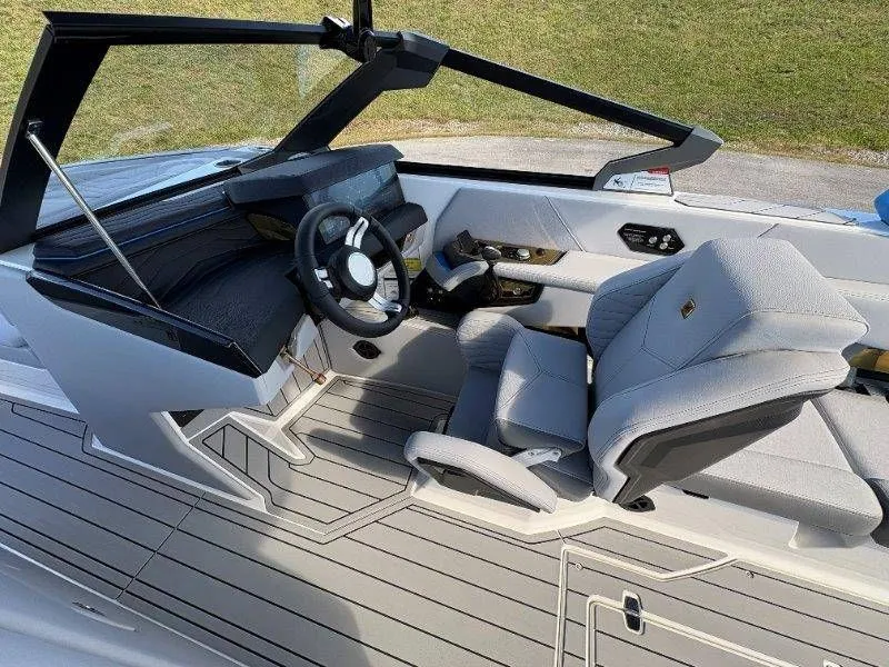 Slide: The Image of Nautique G25 2026 - 68