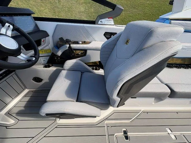 Slide: The Image of Nautique G25 2026 - 70