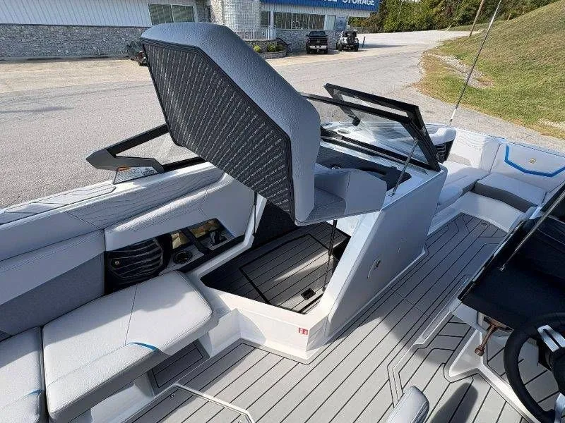 Slide: The Image of Nautique G25 2026 - 74