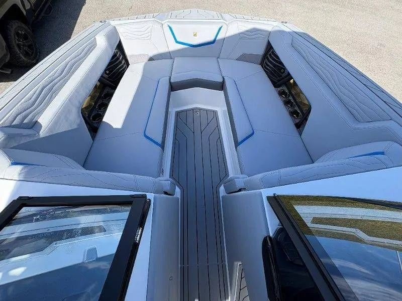 Slide: The Image of Nautique G25 2026 - 77