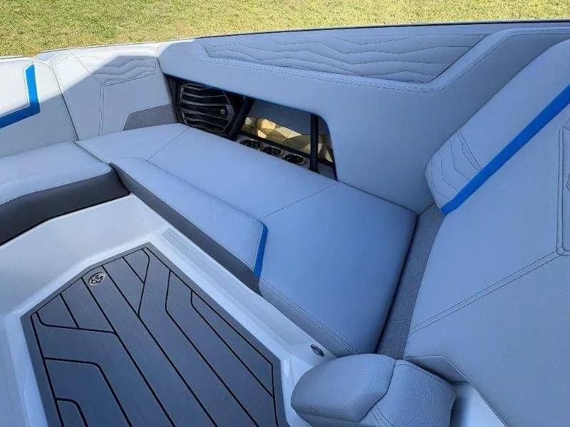 Slide: The Image of Nautique G25 2026 - 78