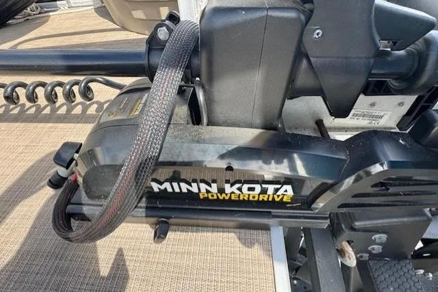 Slide: The Image of Minn Kota PowerDrive motor on 2022 Sun Tracker Bass Buggy 18 DLX boat. - 8