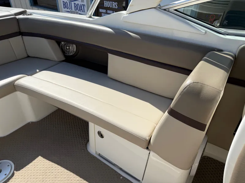 Slide: The Image of Sea Ray 270 SLX 2011 - 29